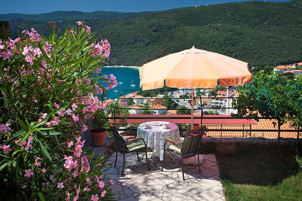 Apartments Lina 2023 Rabac Esterno foto